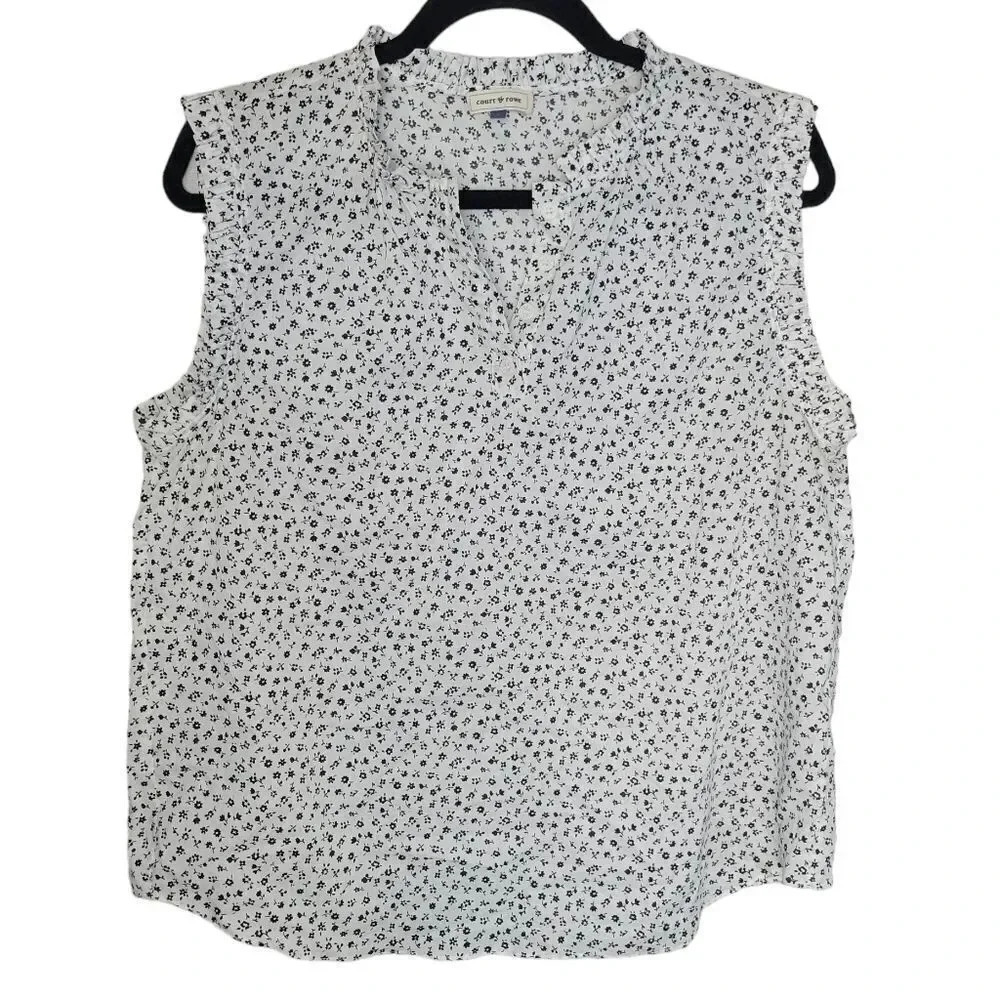 Court & Rowe Black and White Floral Blouse